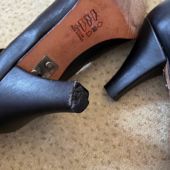 Black Heels, Size 10 - Picture 8 of 10